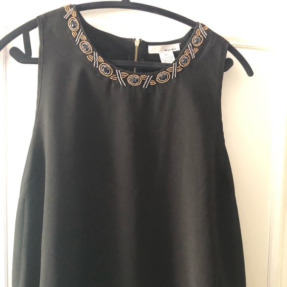 dressy black sleeveless tops